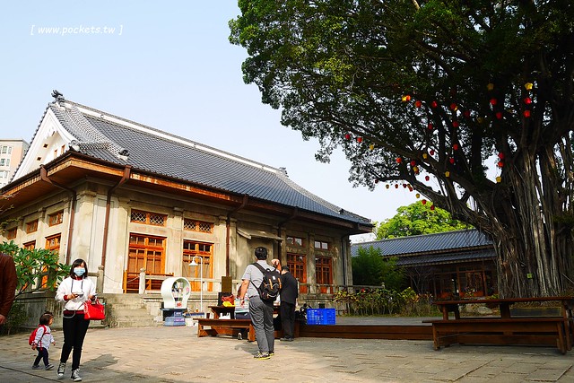 18度C巧克力工房┃台中西區美食：不會輸給世界第二好吃的冰淇淋菠蘿油包，使用堂本麵包和18度C巧克力工房的冰淇淋，台中刑武所演武場散策美食 @飛天璇的口袋