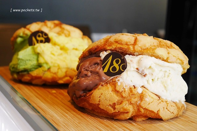 18度C巧克力工房┃台中西區美食：不會輸給世界第二好吃的冰淇淋菠蘿油包，使用堂本麵包和18度C巧克力工房的冰淇淋，台中刑武所演武場散策美食 @飛天璇的口袋