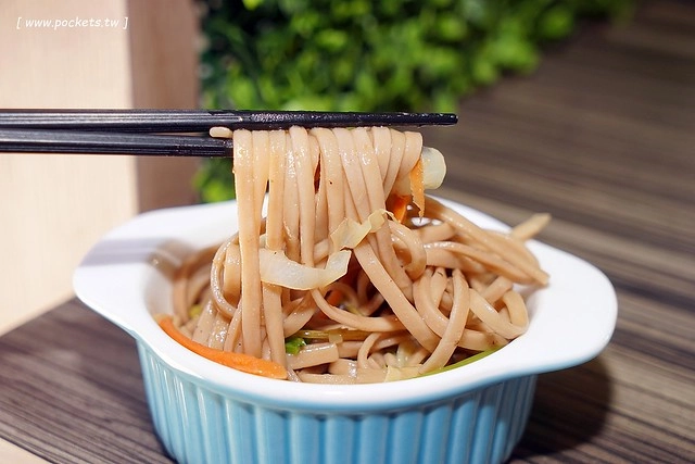 陶然左岸蔬食百匯吃到飽｜380元吃到飽，義大利illy咖啡、阿里山桃喜紅茶、樂活蛋、信豐農場紅藜麥&hellip;嚴選食材，蔬食也可以兼具健康與美味 @飛天璇的口袋