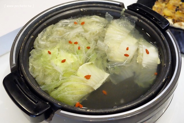 陶然左岸蔬食百匯吃到飽｜380元吃到飽，義大利illy咖啡、阿里山桃喜紅茶、樂活蛋、信豐農場紅藜麥&hellip;嚴選食材，蔬食也可以兼具健康與美味 @飛天璇的口袋