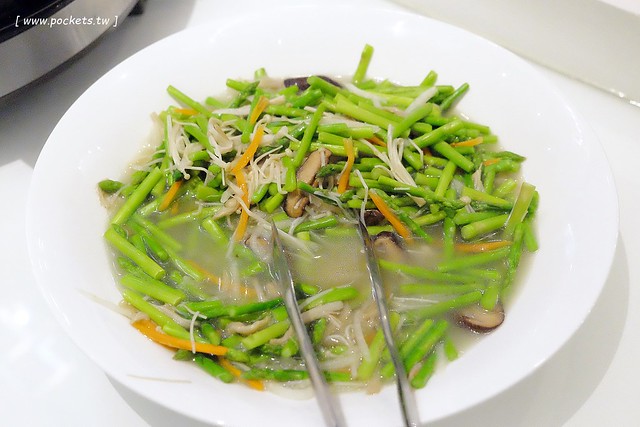 陶然左岸蔬食百匯吃到飽｜380元吃到飽，義大利illy咖啡、阿里山桃喜紅茶、樂活蛋、信豐農場紅藜麥&hellip;嚴選食材，蔬食也可以兼具健康與美味 @飛天璇的口袋