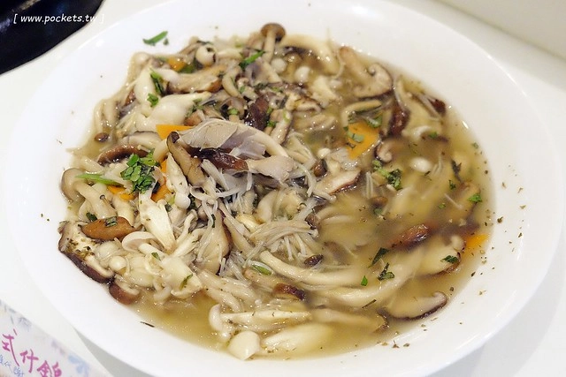 陶然左岸蔬食百匯吃到飽｜380元吃到飽，義大利illy咖啡、阿里山桃喜紅茶、樂活蛋、信豐農場紅藜麥&hellip;嚴選食材，蔬食也可以兼具健康與美味 @飛天璇的口袋