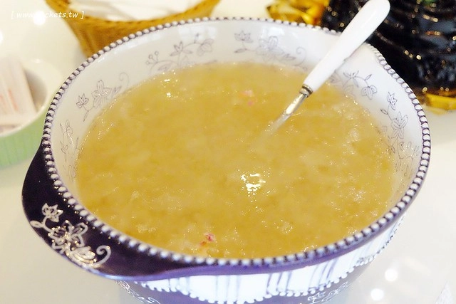 陶然左岸蔬食百匯吃到飽｜380元吃到飽，義大利illy咖啡、阿里山桃喜紅茶、樂活蛋、信豐農場紅藜麥&hellip;嚴選食材，蔬食也可以兼具健康與美味 @飛天璇的口袋