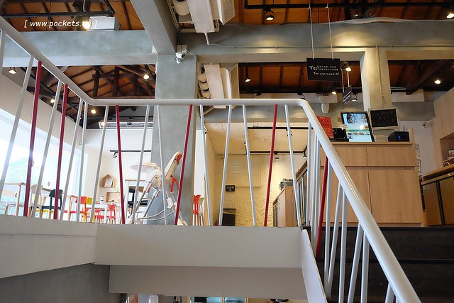 亞尼克台中旗艦店┃台中西區美食：座落在美術館綠園道旁，生乳捲、地瓜酥、喜Q餅年節伴手禮一網打盡，二樓還有自主DIY體驗專區 @飛天璇的口袋