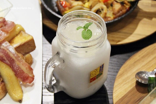 新天地西洋博物館｜充滿文藝復興氛圍的圖書館，新天地餐廳馥樂詩輕食 @飛天璇的口袋