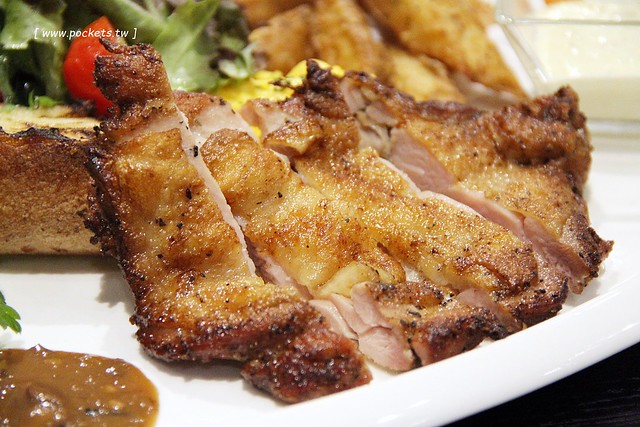 新天地西洋博物館｜充滿文藝復興氛圍的圖書館，新天地餐廳馥樂詩輕食 @飛天璇的口袋