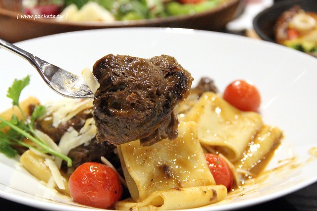 新天地西洋博物館｜充滿文藝復興氛圍的圖書館，新天地餐廳馥樂詩輕食 @飛天璇的口袋