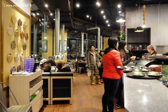 滋滋咕嚕쩝쩝꿀꺽韓式烤肉專門店┃台中西區美食：藝人納豆開的韓式烤肉店，位於勤美綠園道旁邊，環境不錯服務很好 @飛天璇的口袋