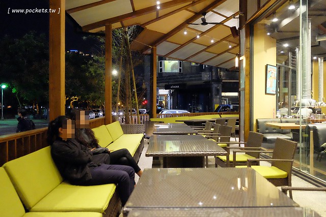 滋滋咕嚕쩝쩝꿀꺽韓式烤肉專門店┃台中西區美食：藝人納豆開的韓式烤肉店，位於勤美綠園道旁邊，環境不錯服務很好 @飛天璇的口袋