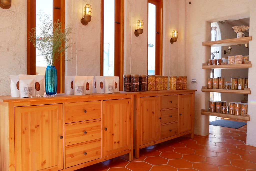 貓門．MOMENT┃台中南屯：彩虹眷村對面景觀餐點，環境不錯餐點我覺得還有進步空間 @飛天璇的口袋