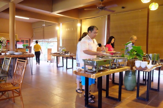 泰國安帕瓦｜Asita Eco Resort 阿希塔生態度假村｜以環保為主的綠色飯店，享受緊鄰河畔的小木屋風情 @飛天璇的口袋