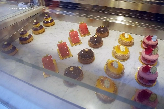 【日本東京】Ladur&eacute;e~銀座三越百貨享受一個人的貴婦下午茶，不用到法國也可以品嚐夢幻法式甜點，只可惜沒吃到馬卡龍啊！ @飛天璇的口袋