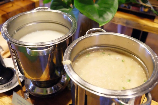 泰國安帕瓦｜Asita Eco Resort 阿希塔生態度假村｜以環保為主的綠色飯店，享受緊鄰河畔的小木屋風情 @飛天璇的口袋