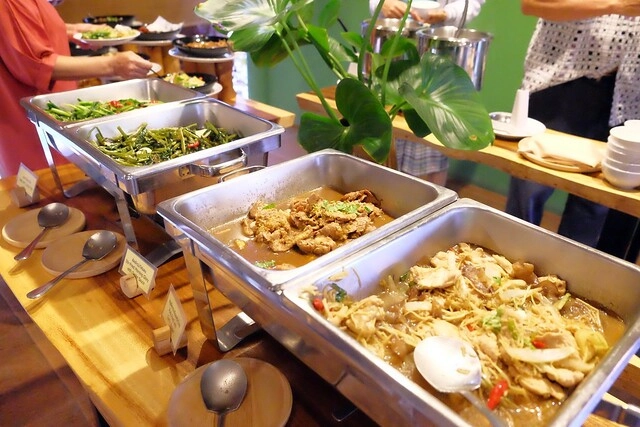 泰國安帕瓦｜Asita Eco Resort 阿希塔生態度假村｜以環保為主的綠色飯店，享受緊鄰河畔的小木屋風情 @飛天璇的口袋