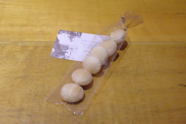 泰國安帕瓦｜Asita Eco Resort 阿希塔生態度假村｜以環保為主的綠色飯店，享受緊鄰河畔的小木屋風情 @飛天璇的口袋