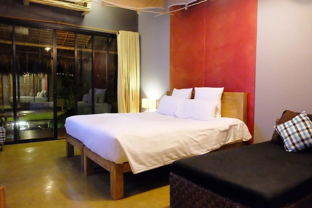 泰國安帕瓦｜Asita Eco Resort 阿希塔生態度假村｜以環保為主的綠色飯店，享受緊鄰河畔的小木屋風情 @飛天璇的口袋