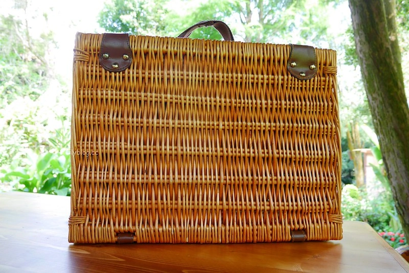 台中新社｜緩慢尋路香草House．住在薰衣草森林裡享受大自然，晚上觀賞夜間童話旋轉木馬 @飛天璇的口袋