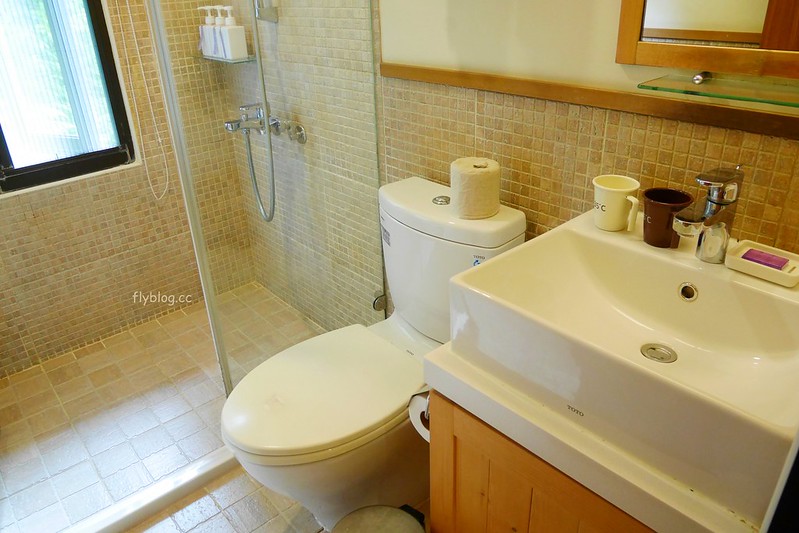 台中新社｜緩慢尋路香草House．住在薰衣草森林裡享受大自然，晚上觀賞夜間童話旋轉木馬 @飛天璇的口袋