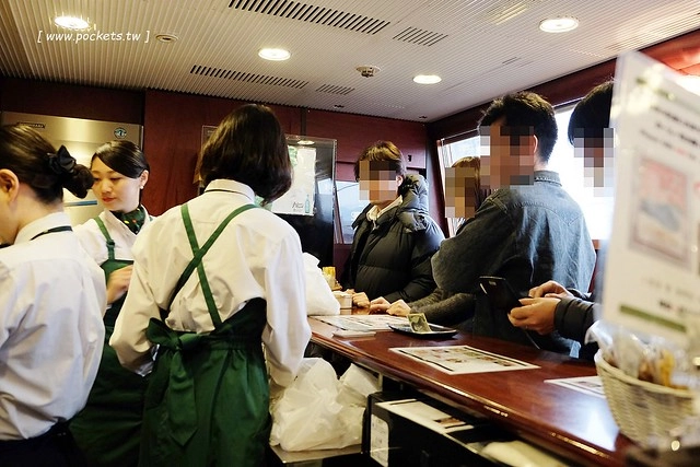 日本大分｜由布院之森列車，旅遊九州必搭JR特急ゆふいんの森 ，復古又美麗的車廂，還可以享用火車美食 @飛天璇的口袋