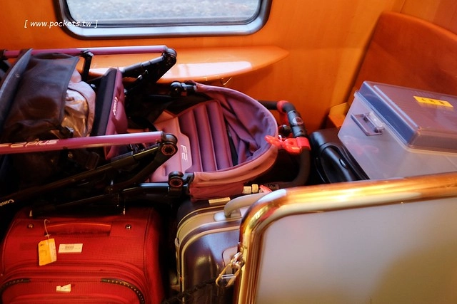 日本大分｜由布院之森列車，旅遊九州必搭JR特急ゆふいんの森 ，復古又美麗的車廂，還可以享用火車美食 @飛天璇的口袋