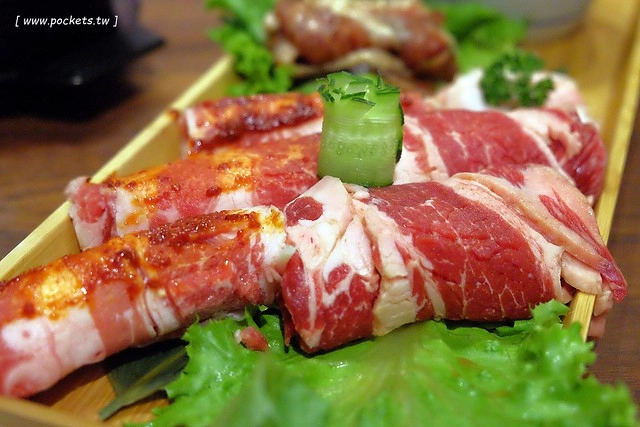 滋滋咕嚕쩝쩝꿀꺽韓式烤肉專門店┃台中西區美食：藝人納豆開的韓式烤肉店，位於勤美綠園道旁邊，環境不錯服務很好 @飛天璇的口袋