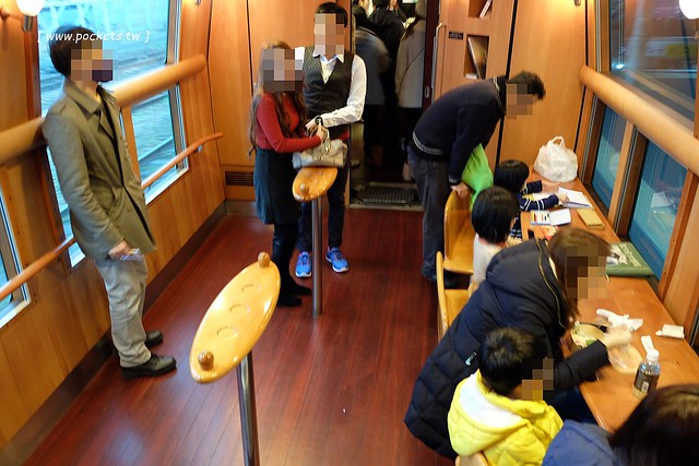 日本大分｜由布院之森列車，旅遊九州必搭JR特急ゆふいんの森 ，復古又美麗的車廂，還可以享用火車美食 @飛天璇的口袋