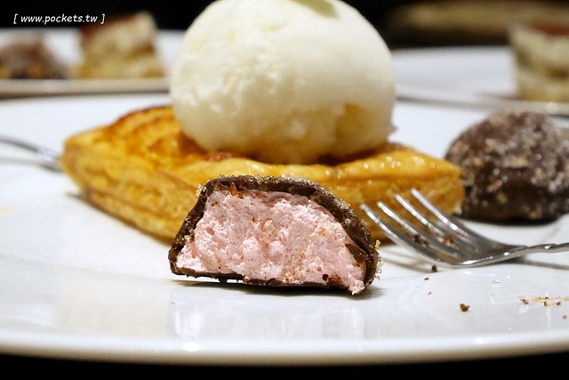 燒肉風間 Kazama┃台中公益路美食：期間限定哈利波特活動，華麗新年晚宴三人套餐足夠四人使用，打卡送密函享餐點優惠 @飛天璇的口袋