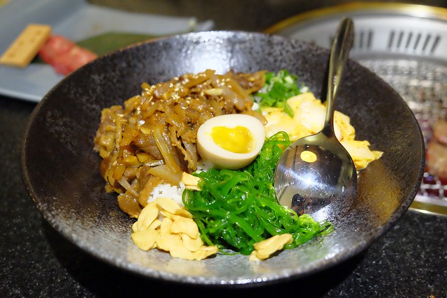 瓦庫燒肉 WOW COOL｜紅磚老宅改建新風情，燒肉風華再現舊市區，鄰近中區台中火車站 @飛天璇的口袋