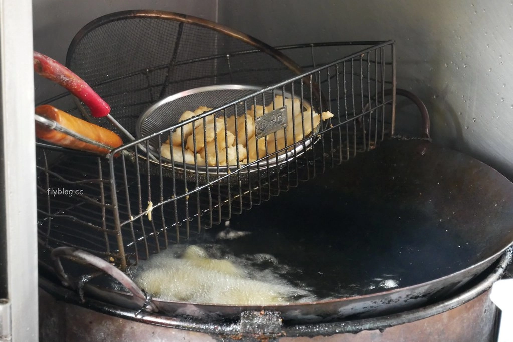 堂記糯米炸｜彰化古早味傳統美食，在地人和電視媒體都推薦的堂記糯米炸 @飛天璇的口袋