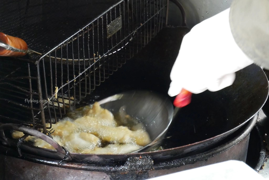 堂記糯米炸｜彰化古早味傳統美食，在地人和電視媒體都推薦的堂記糯米炸 @飛天璇的口袋