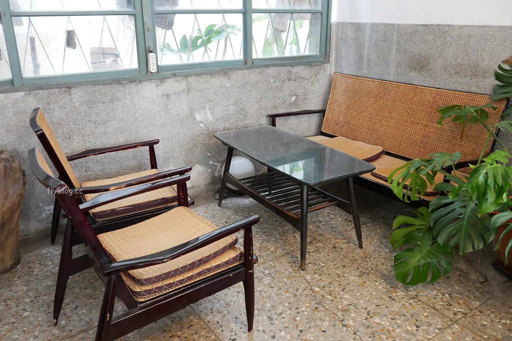 端倪生活｜彰化火車站附近台鐵員工宿舍改建的老宅咖啡館，二訪端倪生活下午茶甜點一樣好吃 @飛天璇的口袋