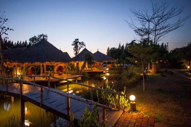 泰國安帕瓦｜Asita Eco Resort 阿希塔生態度假村｜以環保為主的綠色飯店，享受緊鄰河畔的小木屋風情 @飛天璇的口袋