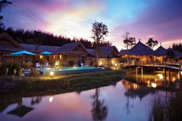 泰國安帕瓦｜Asita Eco Resort 阿希塔生態度假村｜以環保為主的綠色飯店，享受緊鄰河畔的小木屋風情 @飛天璇的口袋