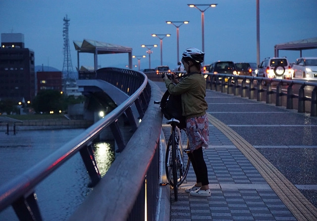 日本島根｜松江市半日遊．武家屋敷、塩見繩手、塩見茶屋下午茶、松江城、島根美術館(夕陽、夜景、結緣兔) @飛天璇的口袋