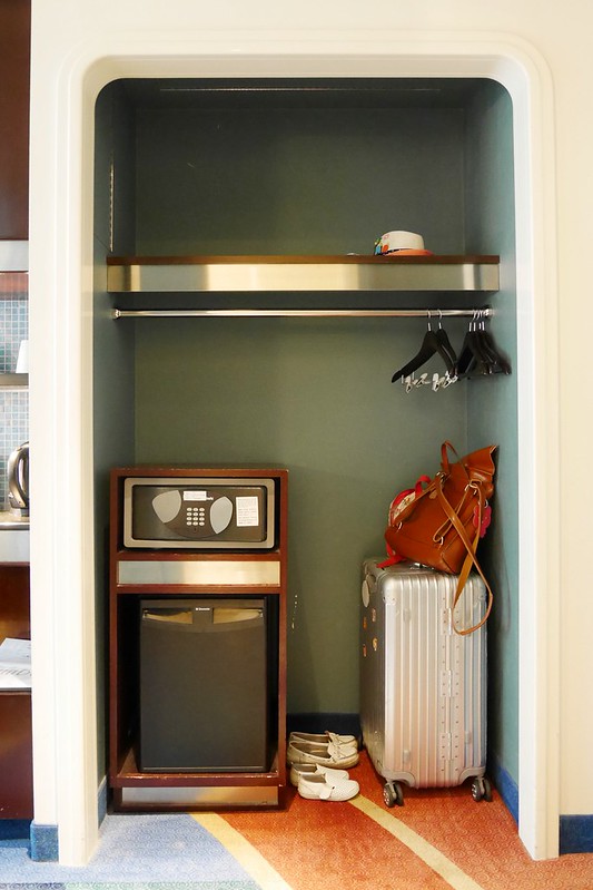 【香港大嶼山】香港迪士尼好萊塢酒店~迪士尼遊樂園最超值的酒店，早餐還可以和米奇米妮高飛拍照 @飛天璇的口袋