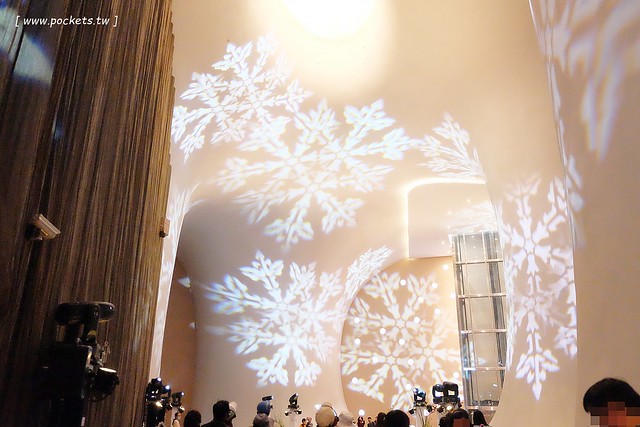 【台中西屯】台中國家歌劇院：伊東豊雄的現代建築，以自然為主題，結合劇院、商場、餐廳和空中花園 @飛天璇的口袋