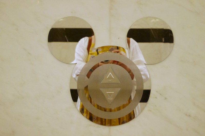 【香港大嶼山】香港迪士尼好萊塢酒店~迪士尼遊樂園最超值的酒店，早餐還可以和米奇米妮高飛拍照 @飛天璇的口袋