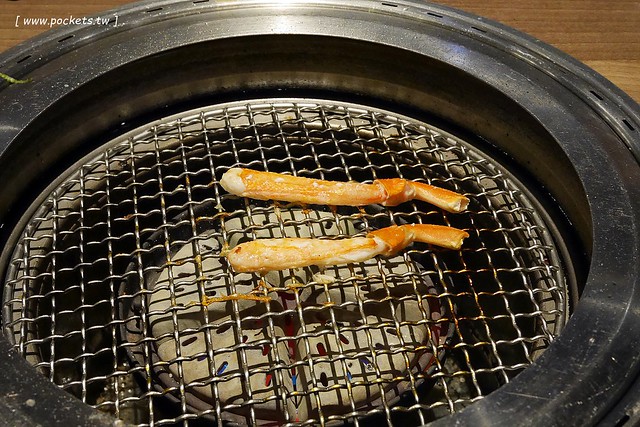 燒肉風間 Kazama┃台中公益路美食：期間限定哈利波特活動，華麗新年晚宴三人套餐足夠四人使用，打卡送密函享餐點優惠 @飛天璇的口袋