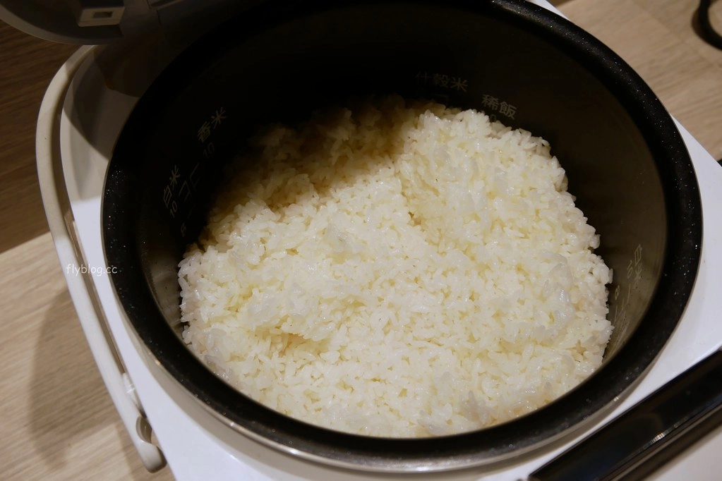 但馬屋涮涮鍋｜台中三井Outlet美食，日本黑毛和牛吃到飽在台第一間分店，日本百年歷史涮涮鍋、壽喜燒連鎖店 @飛天璇的口袋