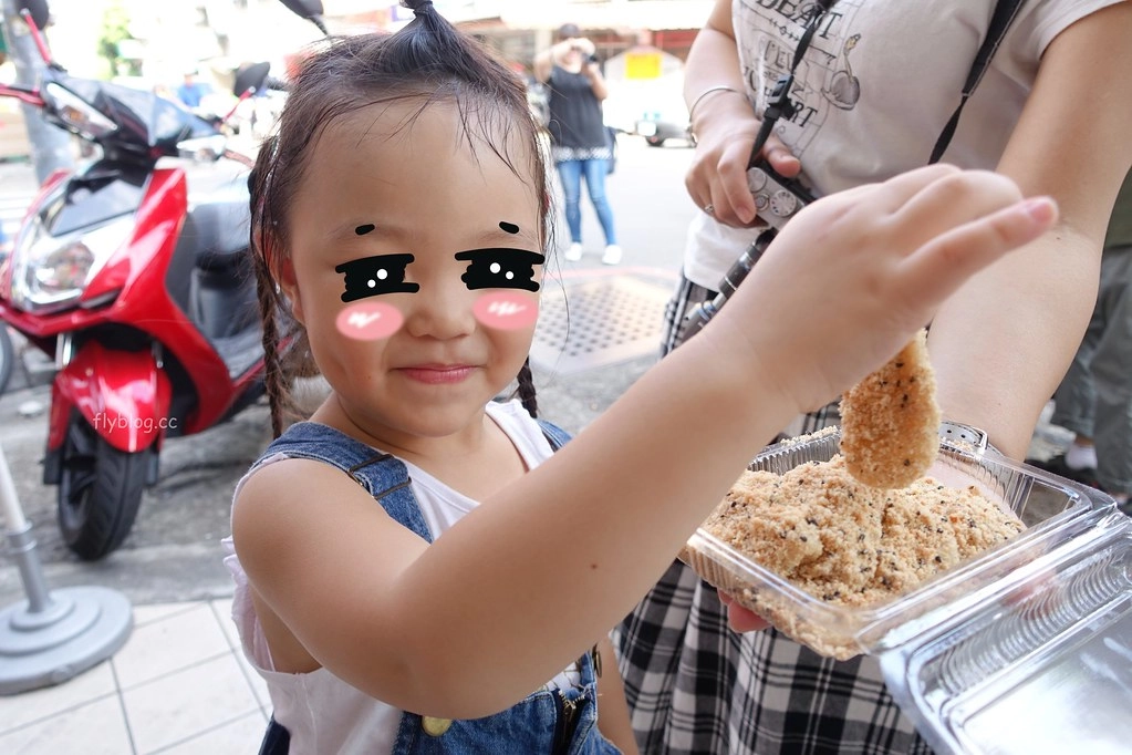 南投草屯｜草屯西螺祖傳麻糬．草屯街上也有好吃的西螺麻糬，軟Q好吃濃濃的古早味 @飛天璇的口袋