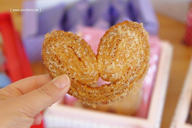 亞尼克台中旗艦店┃台中西區美食：座落在美術館綠園道旁，生乳捲、地瓜酥、喜Q餅年節伴手禮一網打盡，二樓還有自主DIY體驗專區 @飛天璇的口袋