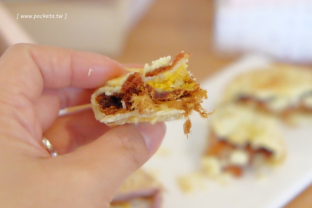 亞尼克台中旗艦店┃台中西區美食：座落在美術館綠園道旁，生乳捲、地瓜酥、喜Q餅年節伴手禮一網打盡，二樓還有自主DIY體驗專區 @飛天璇的口袋