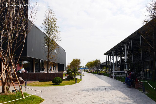 雲林崙背｜千巧谷牛樂園牧場：結合沙坑、餵魚、美食、牧場，適合親子旅遊的地點 @飛天璇的口袋