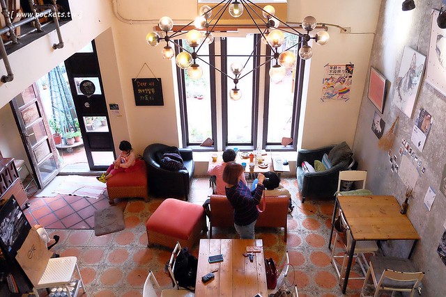 日安小砌。手作食堂┃台中東海美食：隱身在東海商圈巷弄間的咖啡館，老屋改造蛻變成很有溫度的空間，就在東海雞爪凍斜對面 @飛天璇的口袋