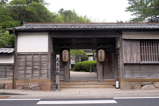 日本島根｜松江市半日遊．武家屋敷、塩見繩手、塩見茶屋下午茶、松江城、島根美術館(夕陽、夜景、結緣兔) @飛天璇的口袋