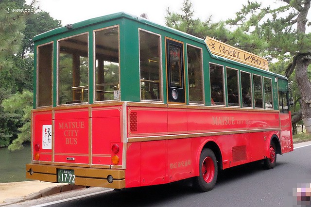 日本島根｜松江市半日遊．武家屋敷、塩見繩手、塩見茶屋下午茶、松江城、島根美術館(夕陽、夜景、結緣兔) @飛天璇的口袋