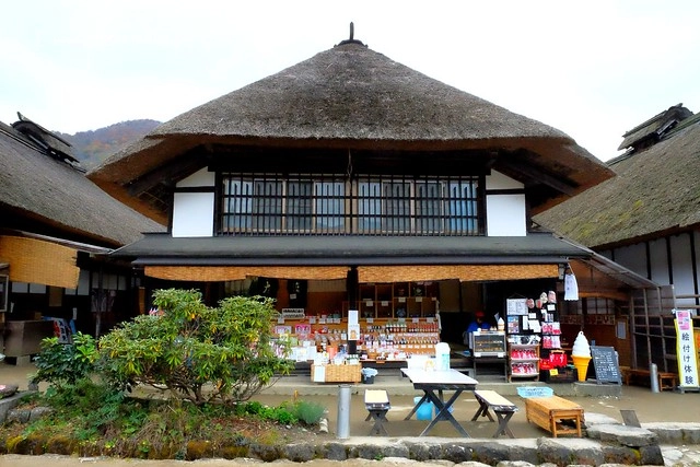 大內宿三澤屋┃福島美食推薦：你用過大蔥吃蕎麥麵嗎？保證吃過一次就難忘，吃完再帶你逛逛大內宿老街 @飛天璇的口袋