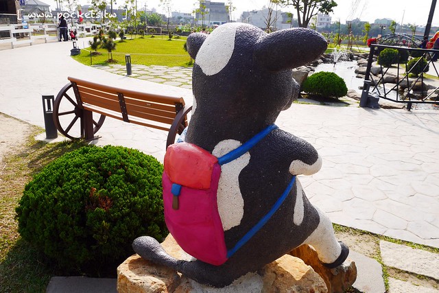 雲林崙背｜千巧谷牛樂園牧場：結合沙坑、餵魚、美食、牧場，適合親子旅遊的地點 @飛天璇的口袋