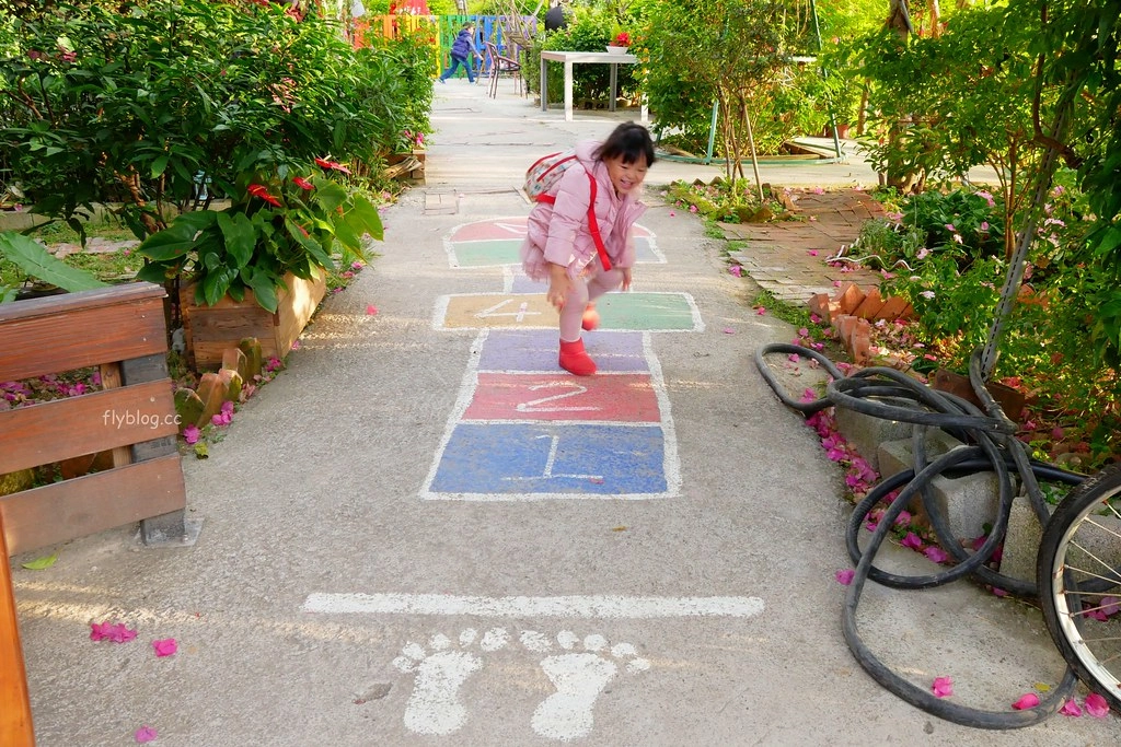 【台中東勢】里趣咖啡 Niki，柳暗花明又一村的咖啡館，IG拍照親子旅遊的好地方 @飛天璇的口袋