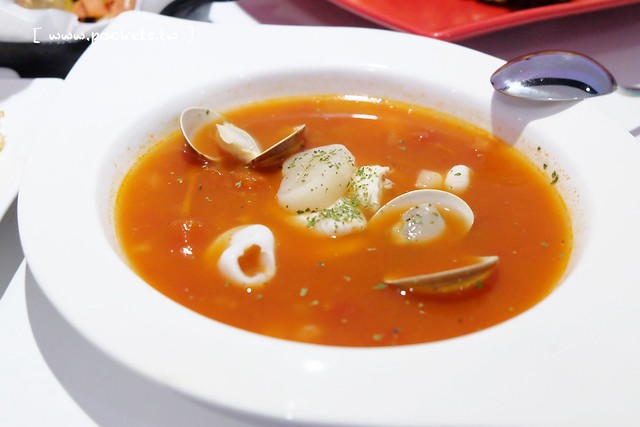 X Burger ┃台中南屯美食：台中最具現代感的美式餐廳，早午餐、晚餐、宵夜&hellip;一應俱全，夜貓子宵夜時段的好選擇 @飛天璇的口袋